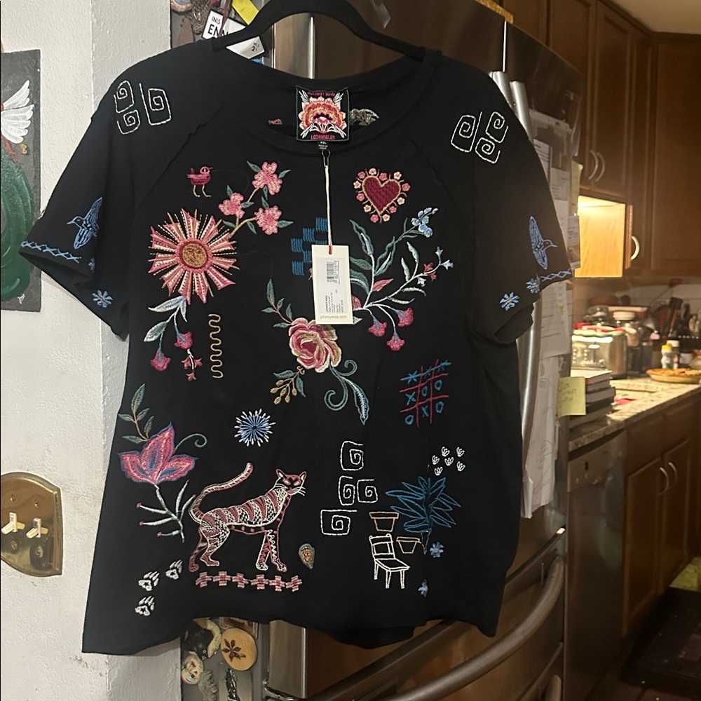 NWT Johnny Was Carmene Raw Detail Raglan $150 Tee - Picture 6 of 16
